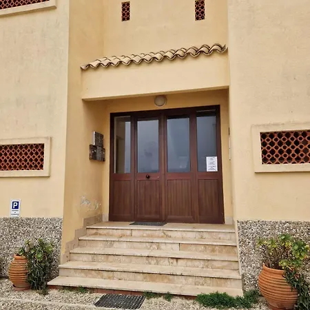 Apartment A Due Passi Dal Mare House